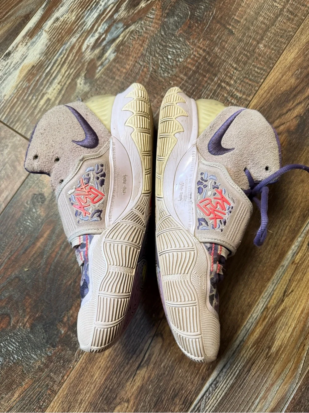 Nike Kyrie Size 9 Asia Irving Barely Grape 2020 CD5031-500 Purple Green OG.